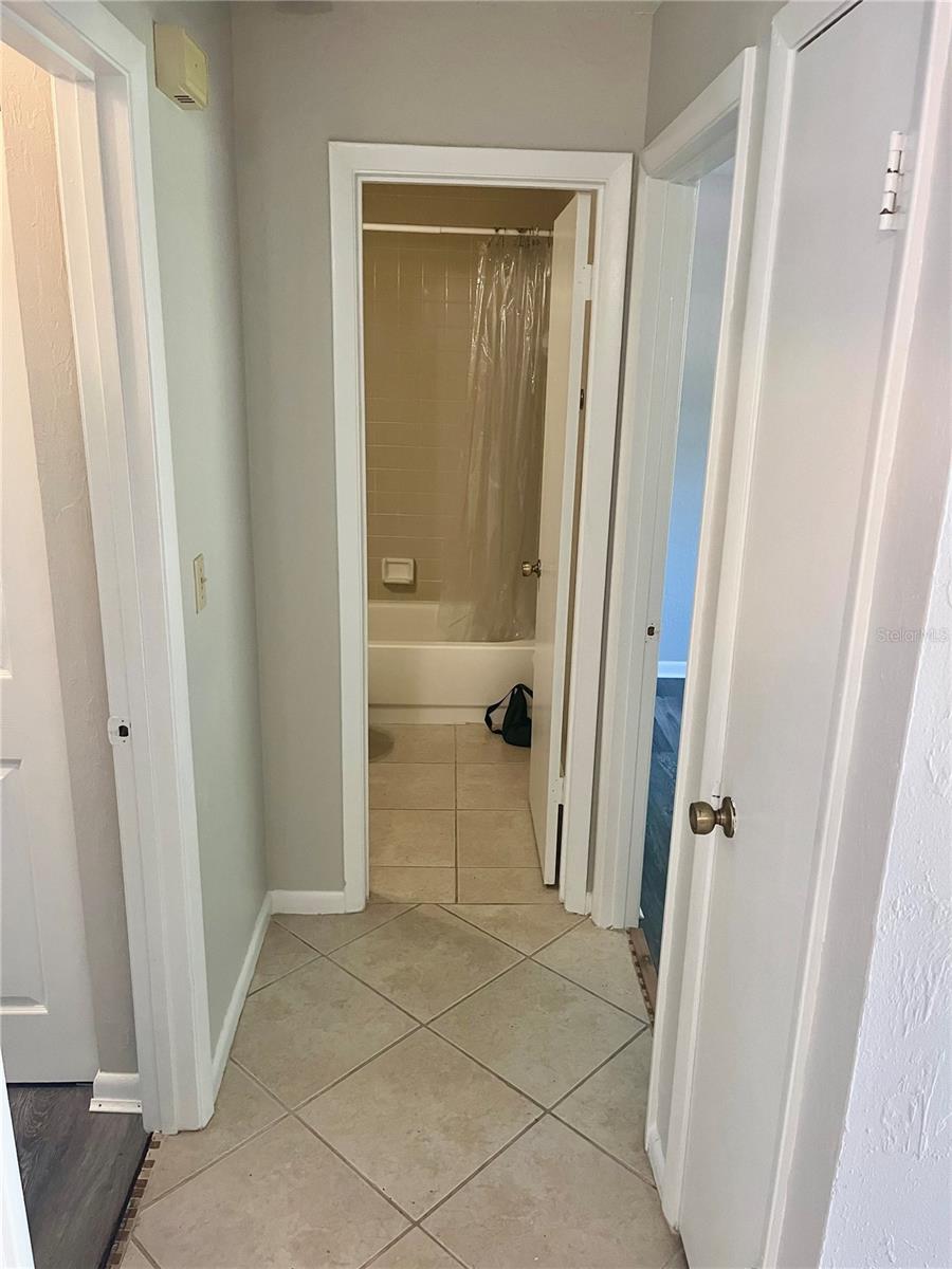 3430 Nw 21st Dr #d-2 Property Photo 11