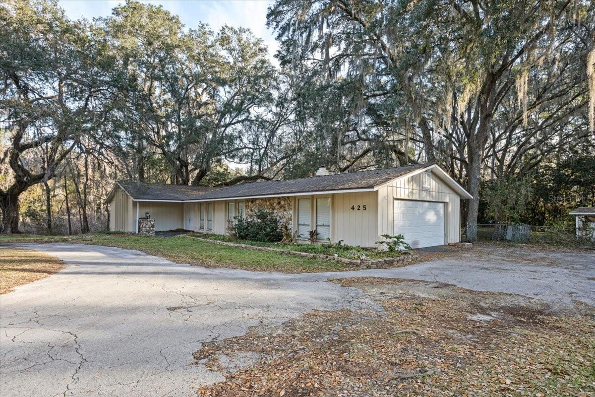 425 Nw 79th Dr Property Photo 2