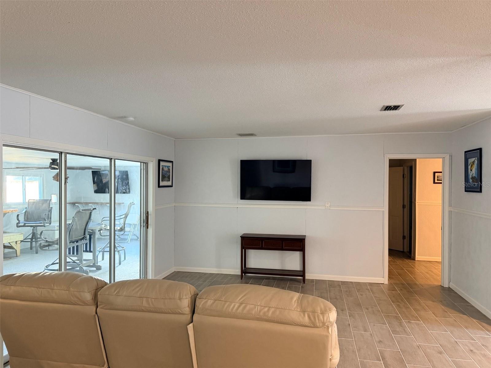 12 Palm Dr Property Photo 8