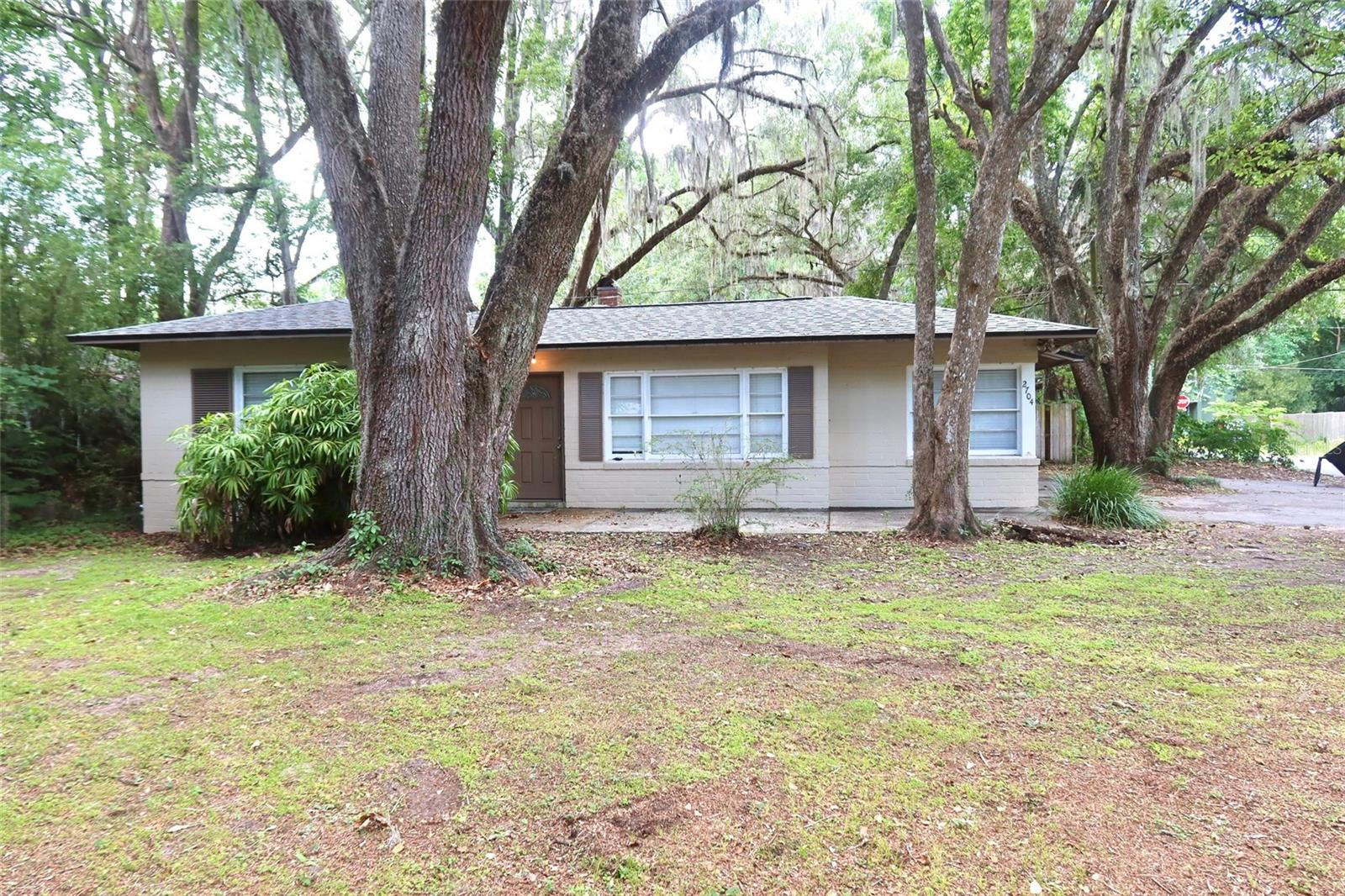 2704 NW 1ST AVE Property Photo 1
