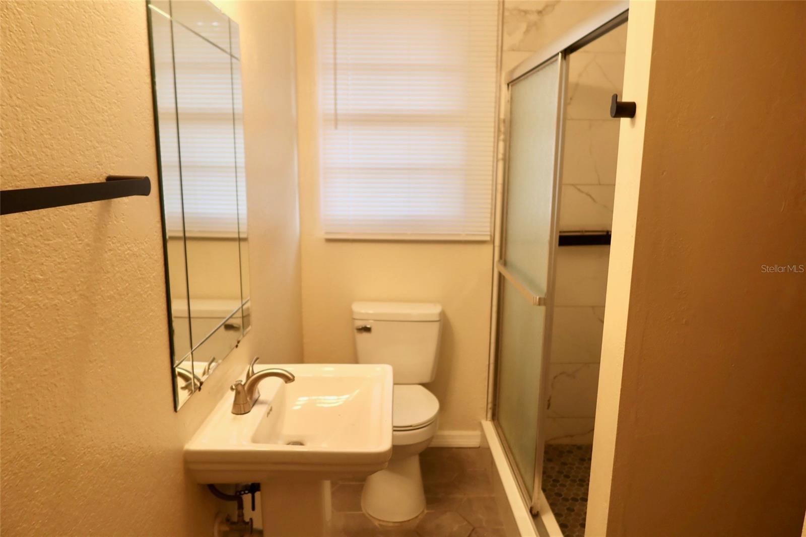 2704 Nw 1st Ave Property Photo 11