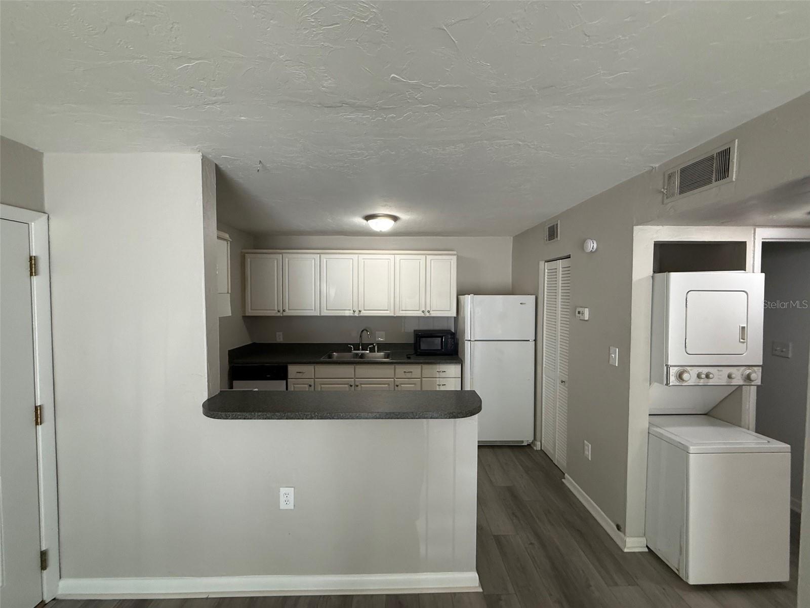 1035 Sw 9th St #1 Property Photo 2