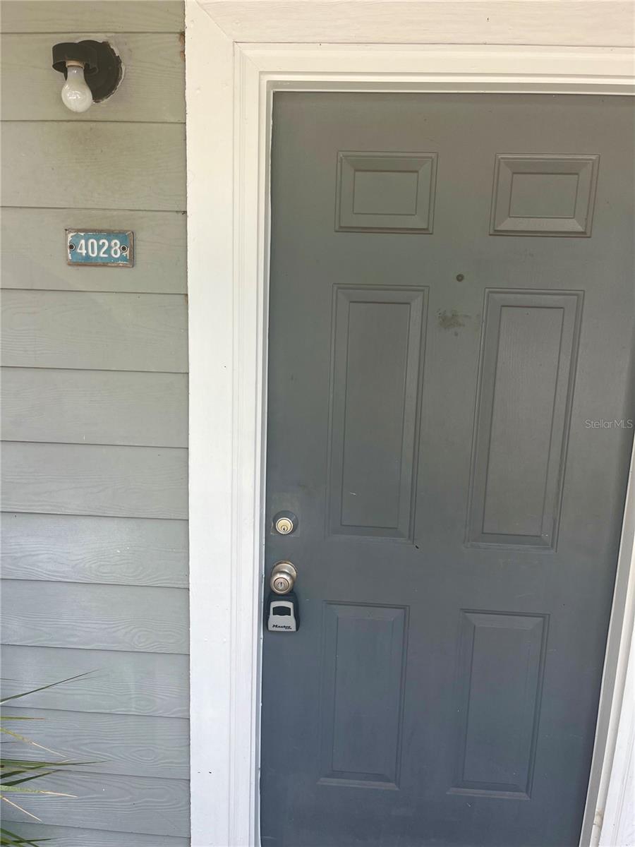 2905 Sw Archer Rd #t4028 Property Photo 3