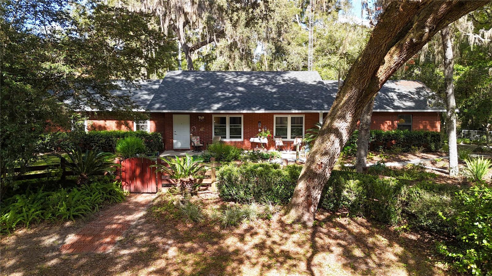 11440 Sw Archer Rd Property Photo 1