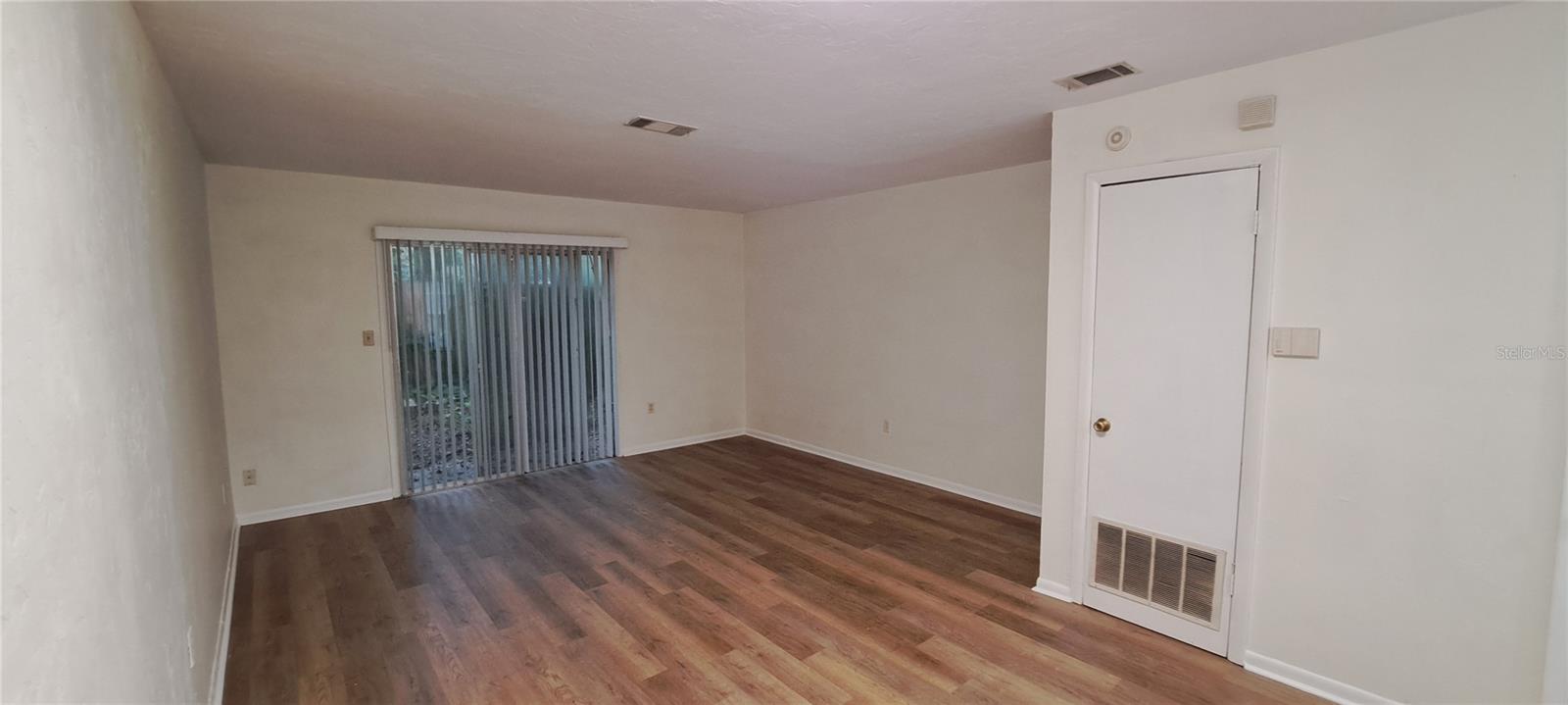 3925 Sw 26th Ter #b Property Photo 2