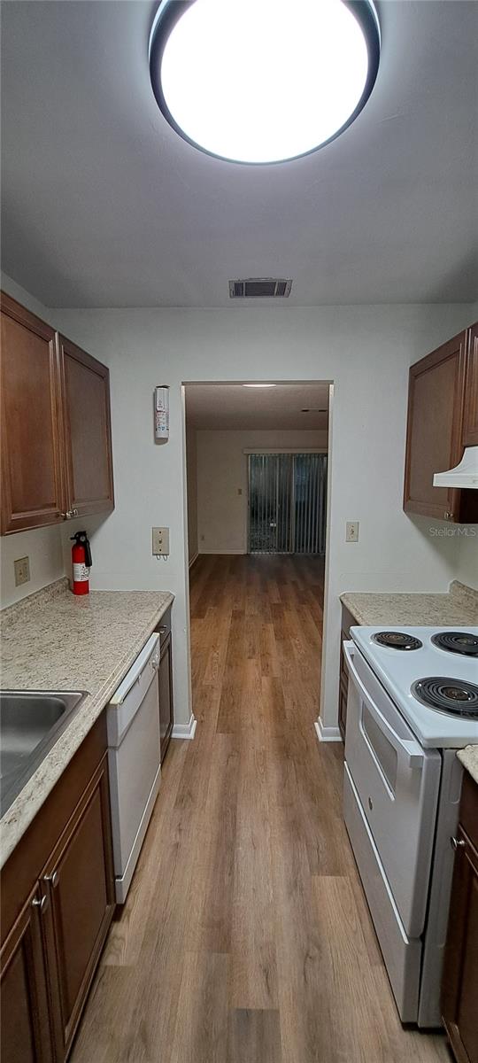 3925 Sw 26th Ter #b Property Photo 8