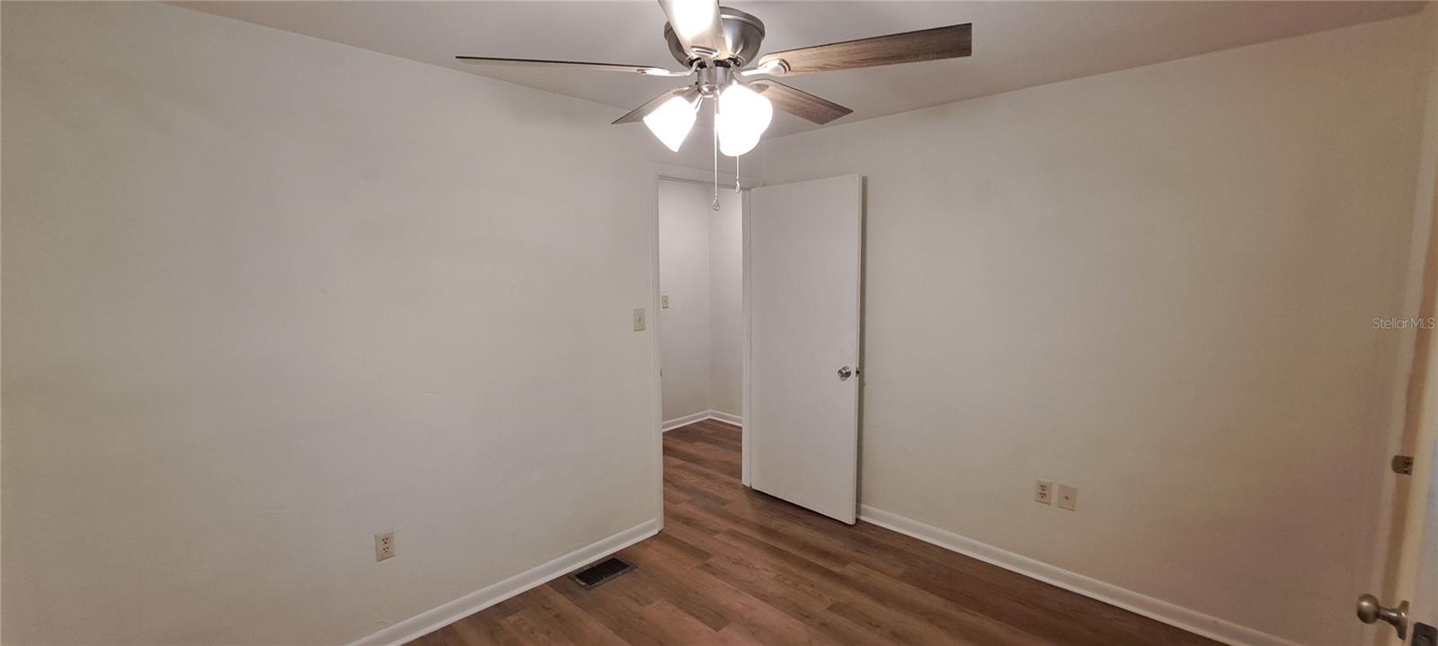3925 Sw 26th Ter #b Property Photo 12