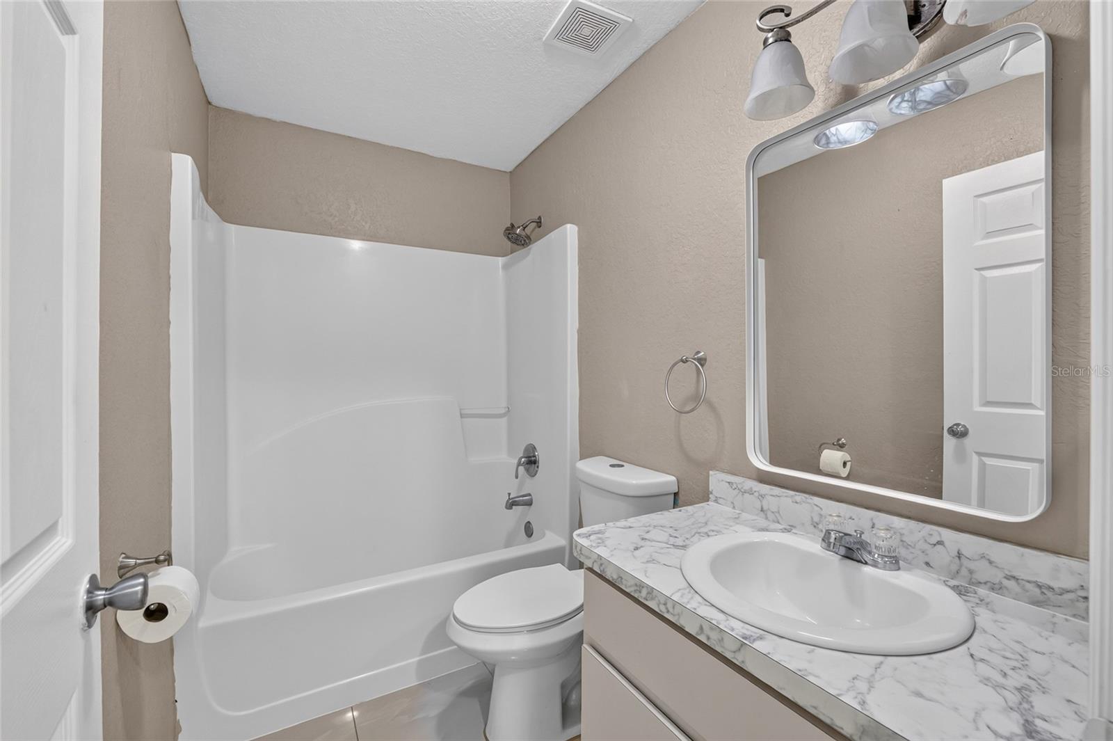 4240 Se 134th Pl Property Photo 27