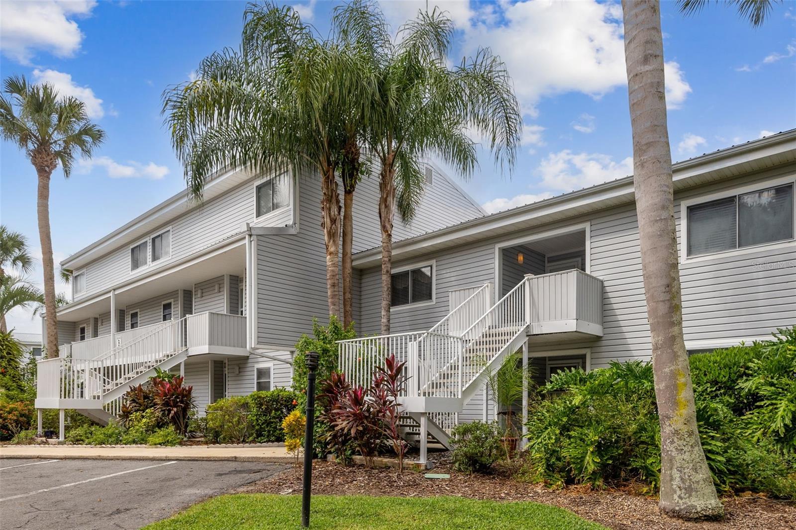 210 River Bend Pl #b Property Photo 2