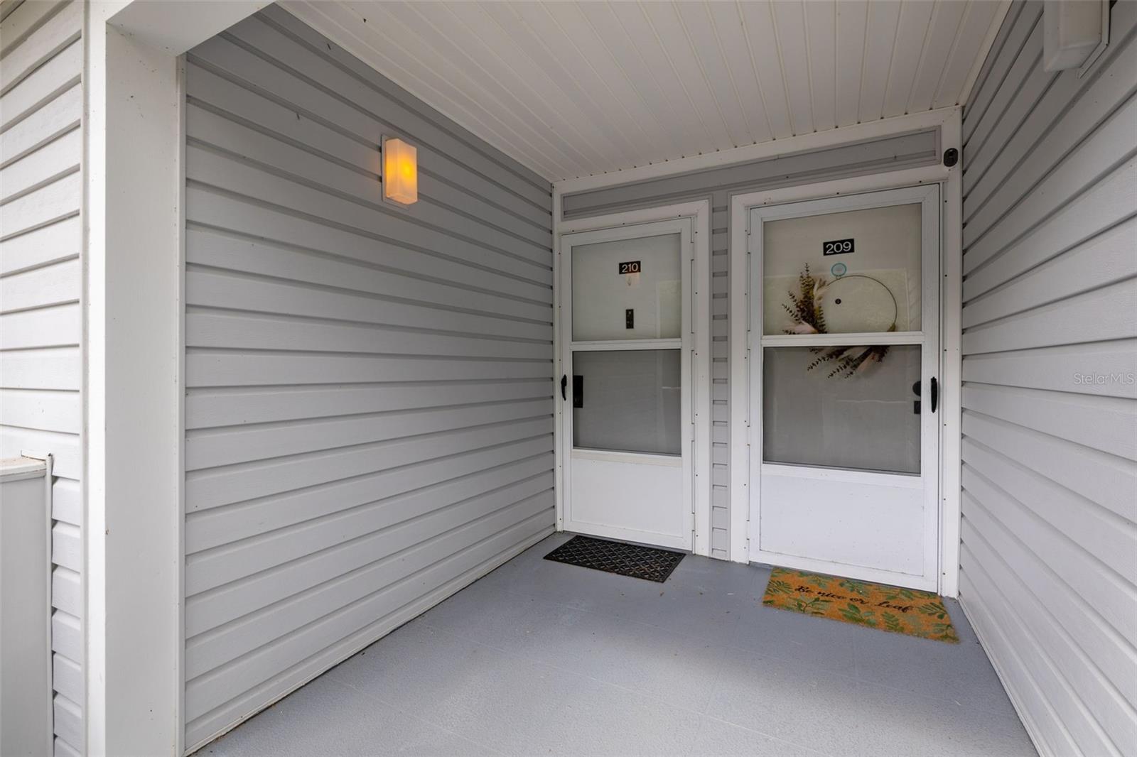 210 River Bend Pl #b Property Photo 3