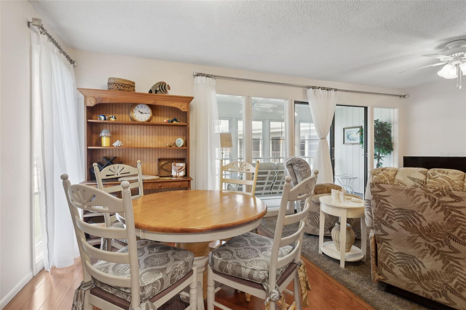 210 River Bend Pl #b Property Photo 10
