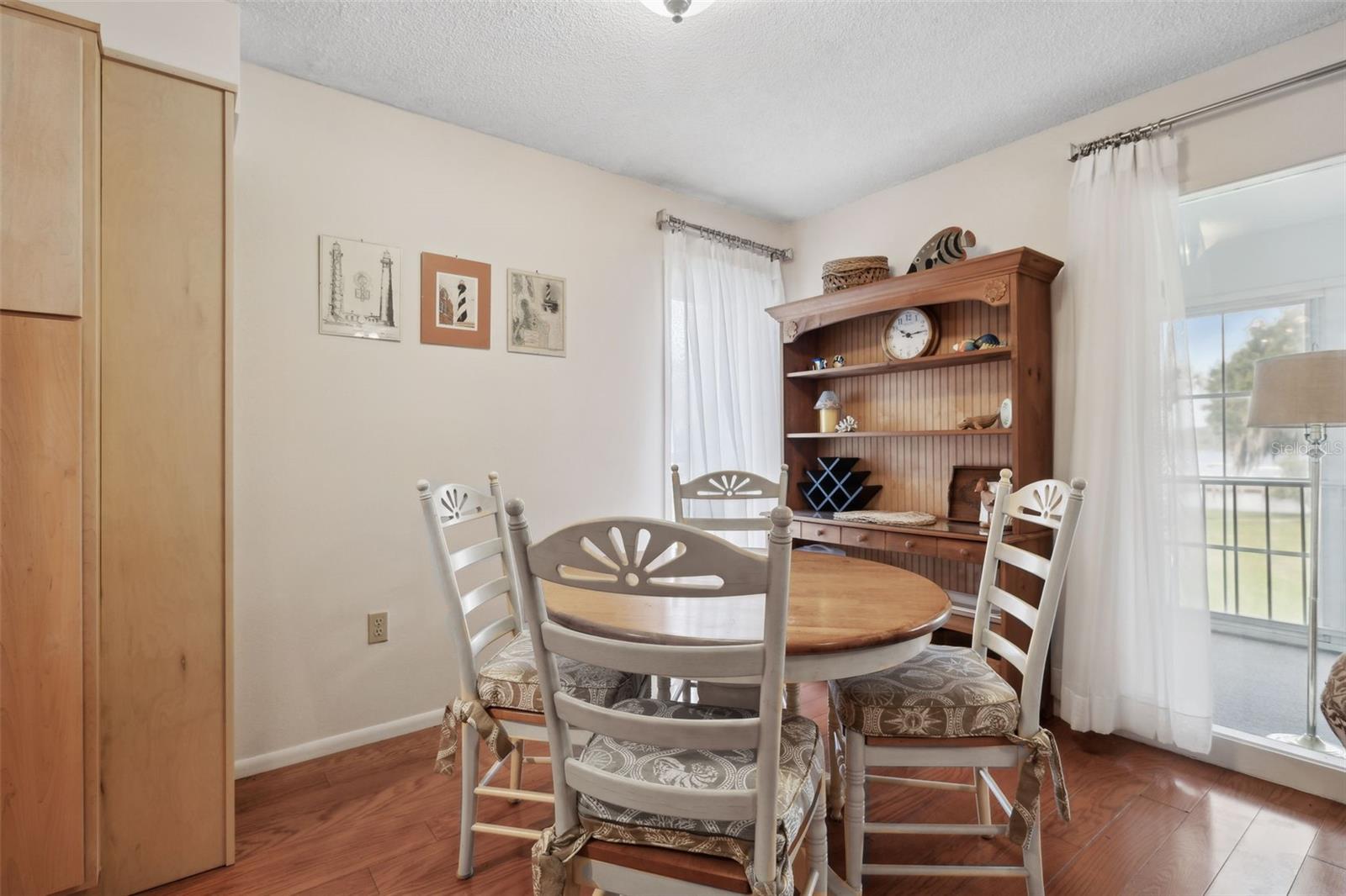 210 River Bend Pl #b Property Photo 11