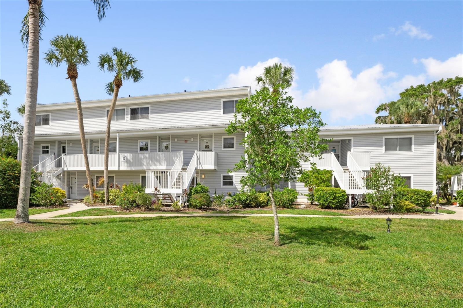 125 River Bend Pl #d Property Photo 2