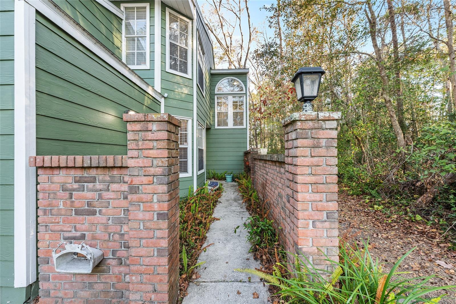 345 Nw 48th Blvd #k Property Photo 5