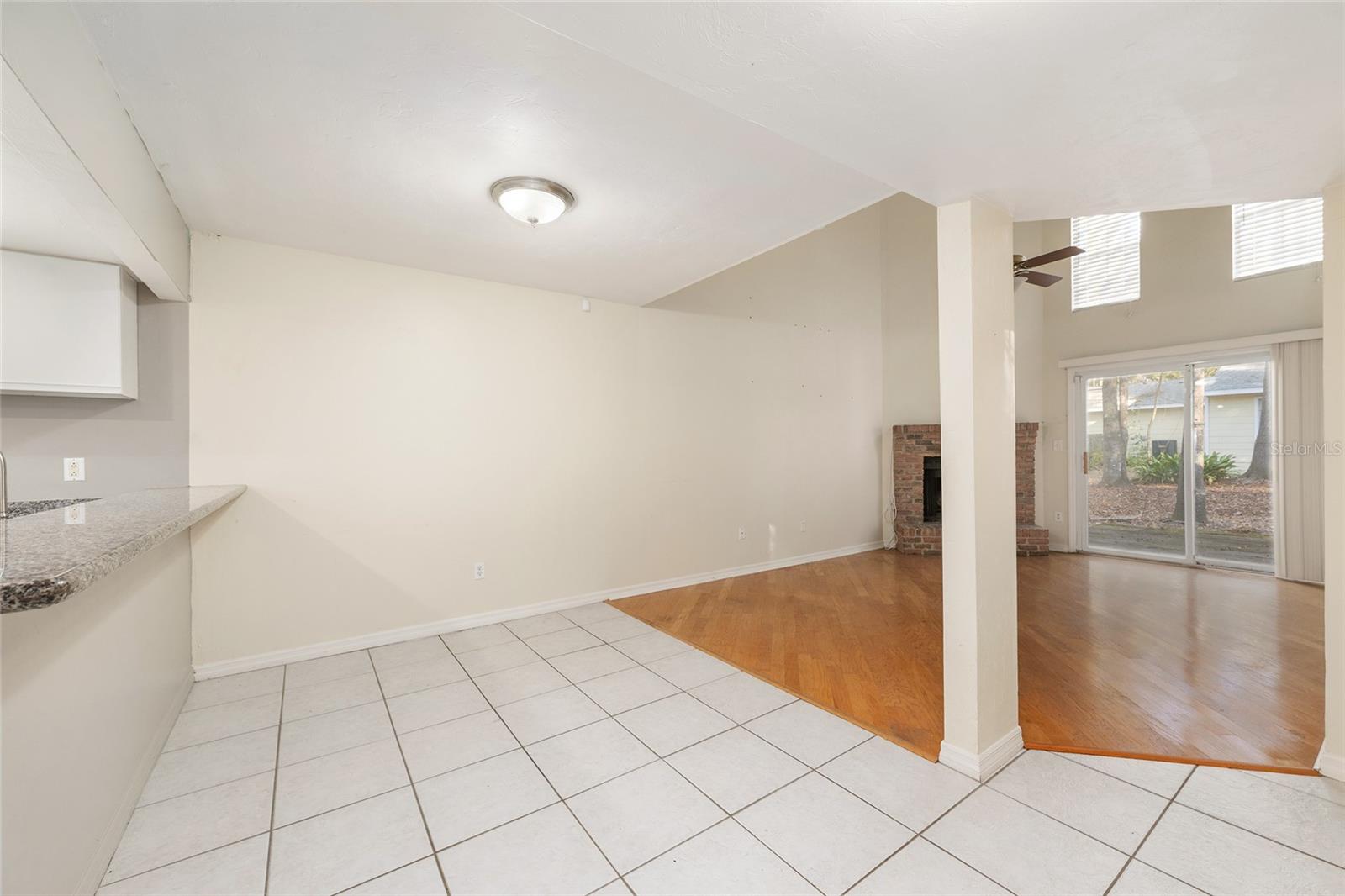 345 Nw 48th Blvd #k Property Photo 10