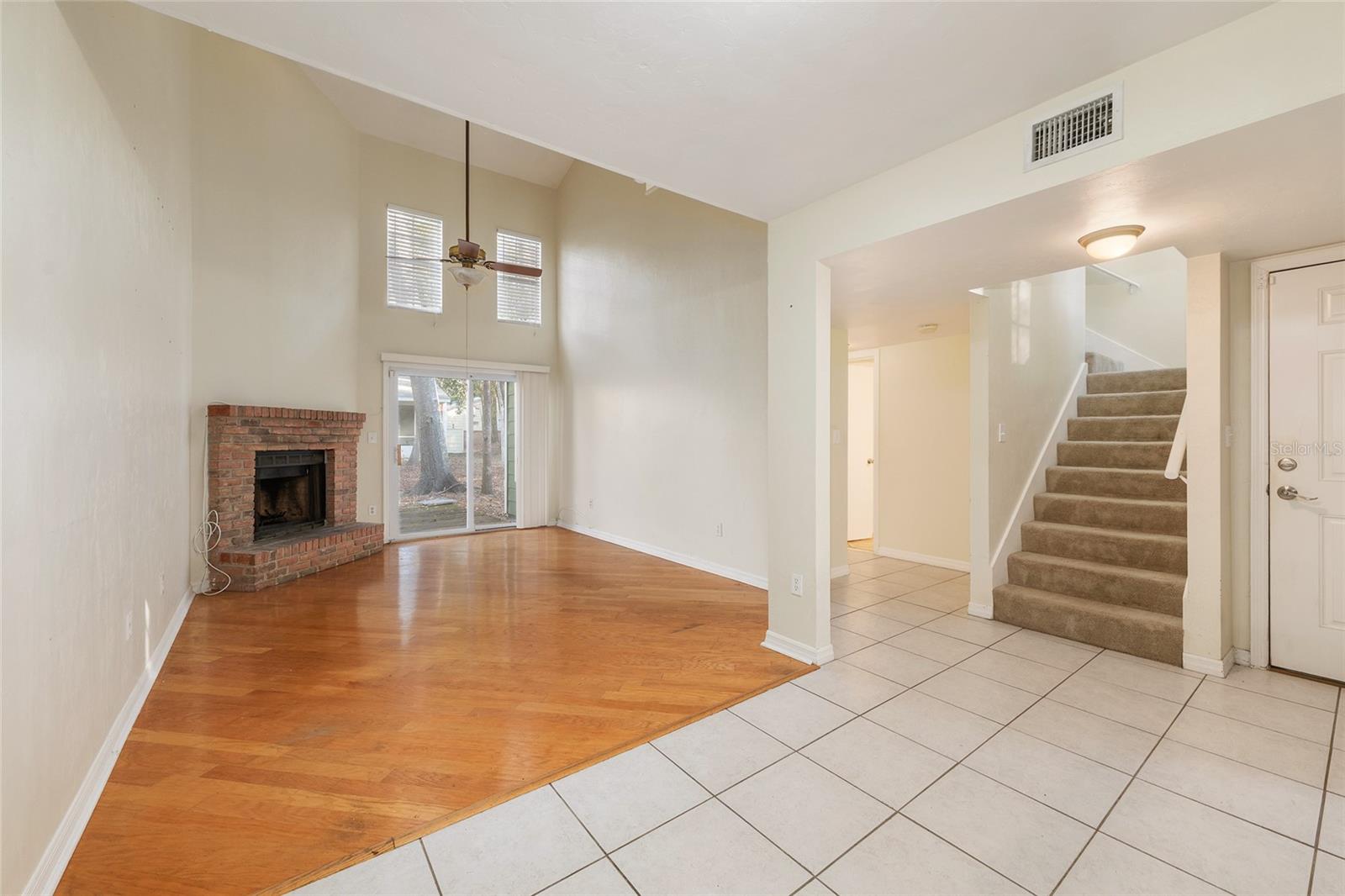 345 Nw 48th Blvd #k Property Photo 11