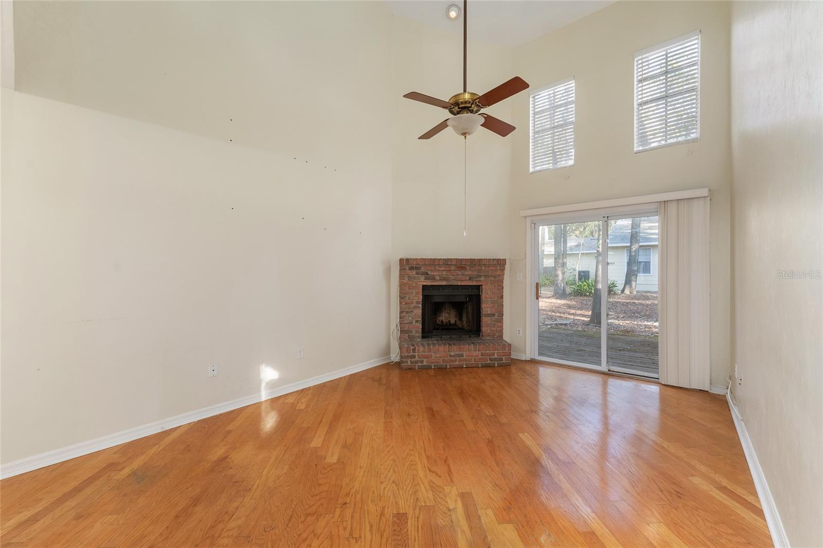 345 Nw 48th Blvd #k Property Photo 13