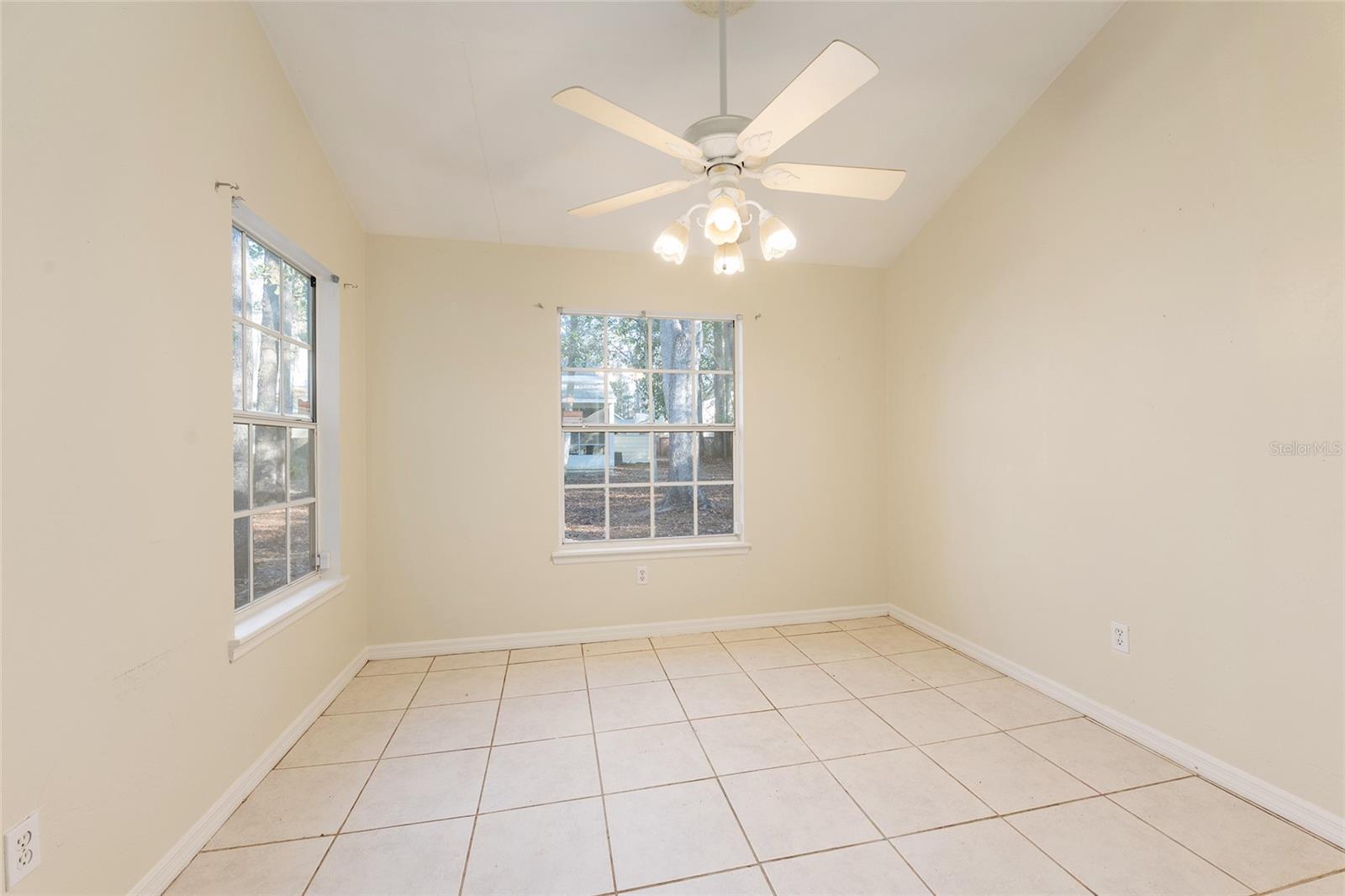 345 Nw 48th Blvd #k Property Photo 24