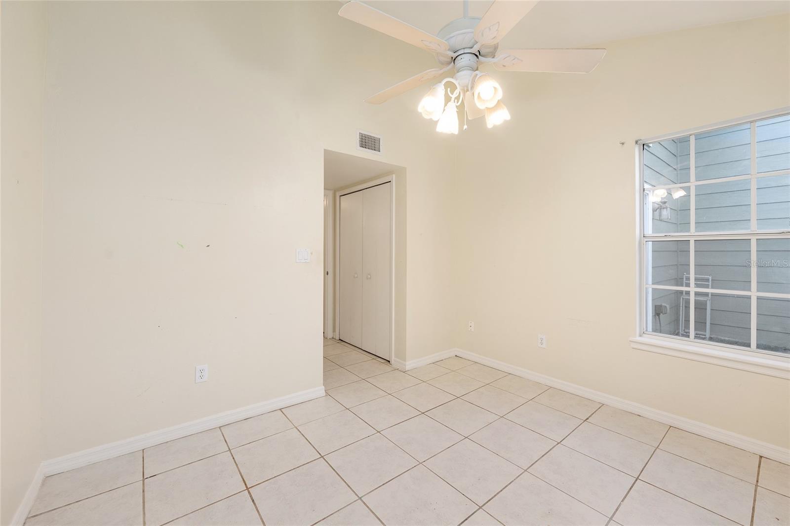 345 Nw 48th Blvd #k Property Photo 25