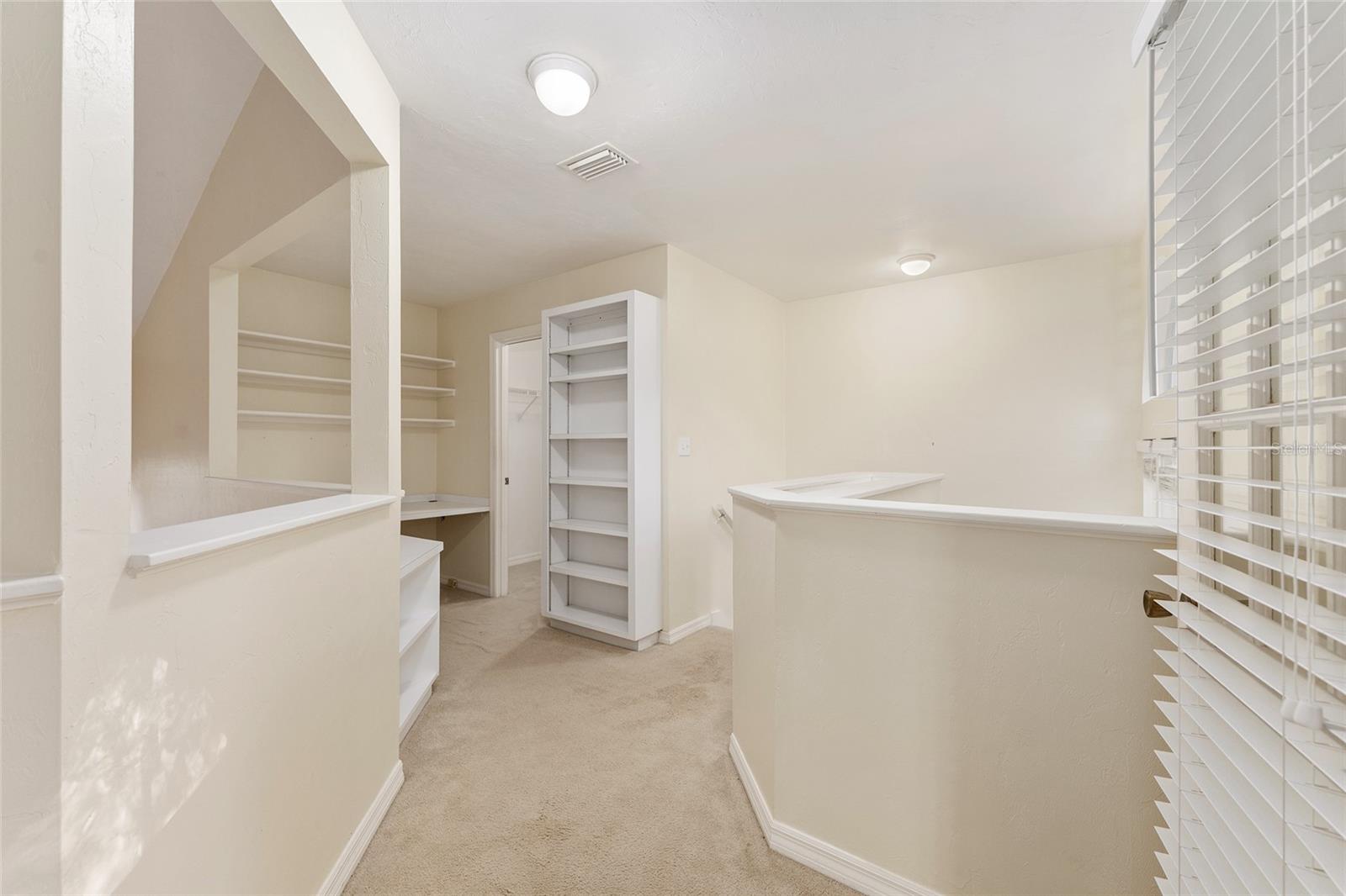 345 Nw 48th Blvd #k Property Photo 34