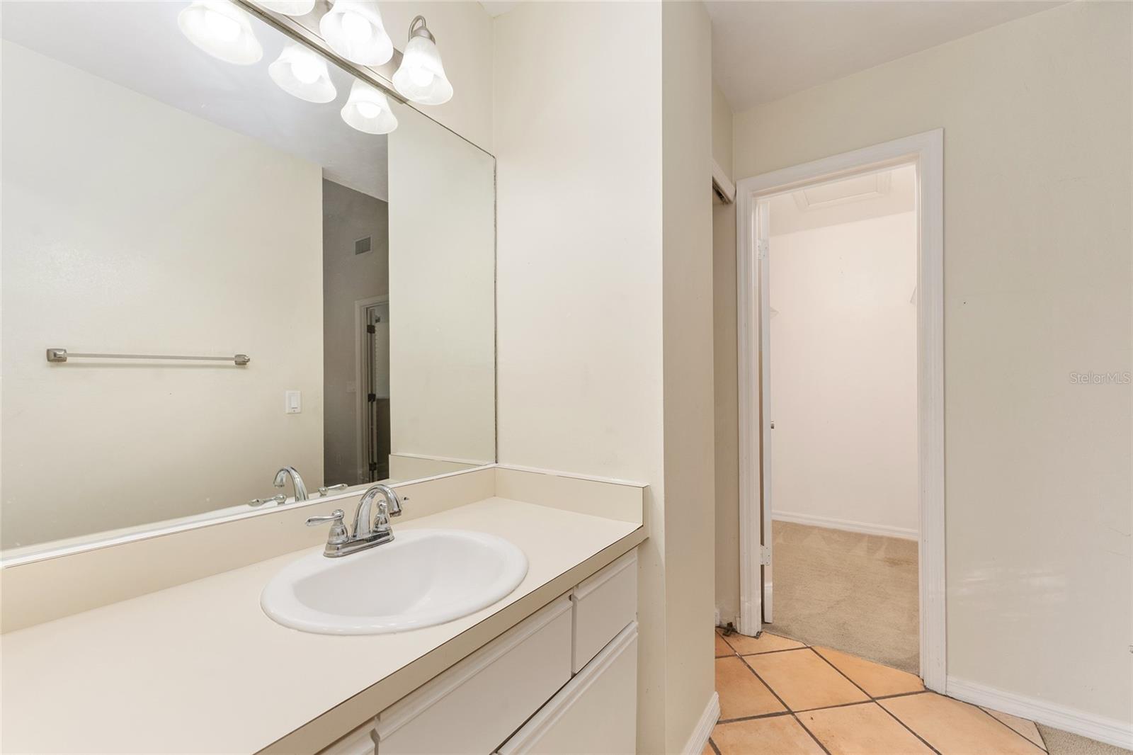 345 Nw 48th Blvd #k Property Photo 40