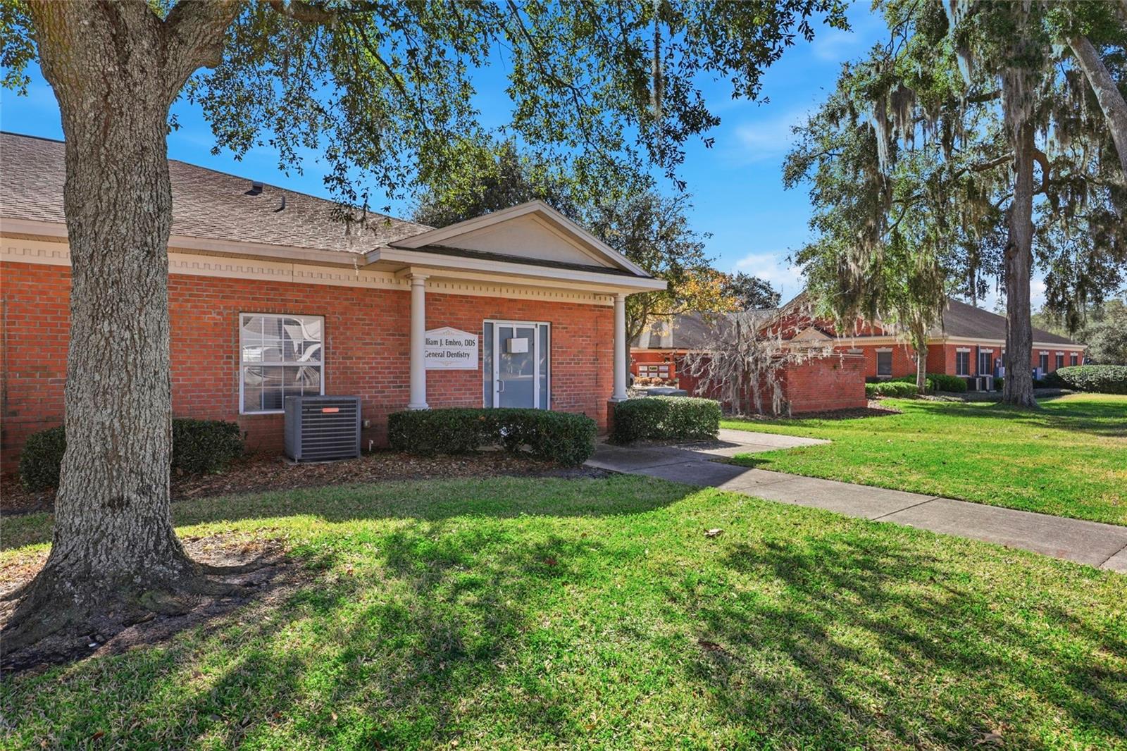 4130 Nw 37th Pl #ste E Property Photo 2