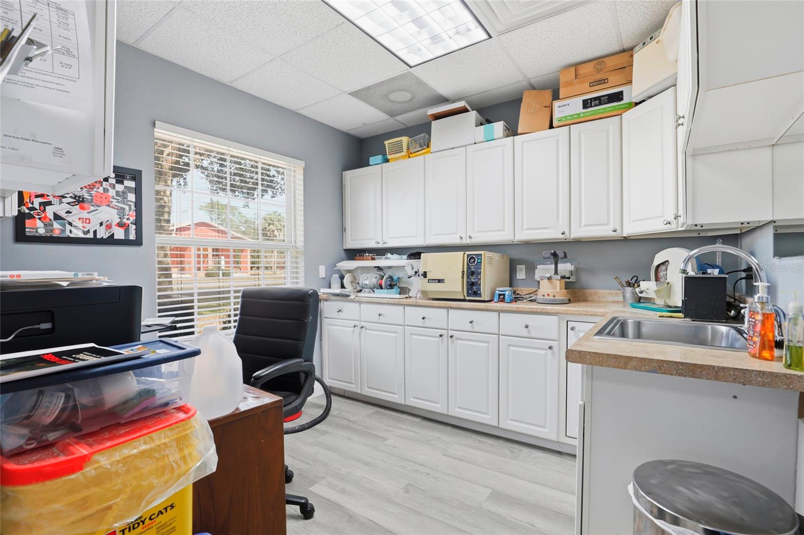 4130 Nw 37th Pl #ste E Property Photo 7
