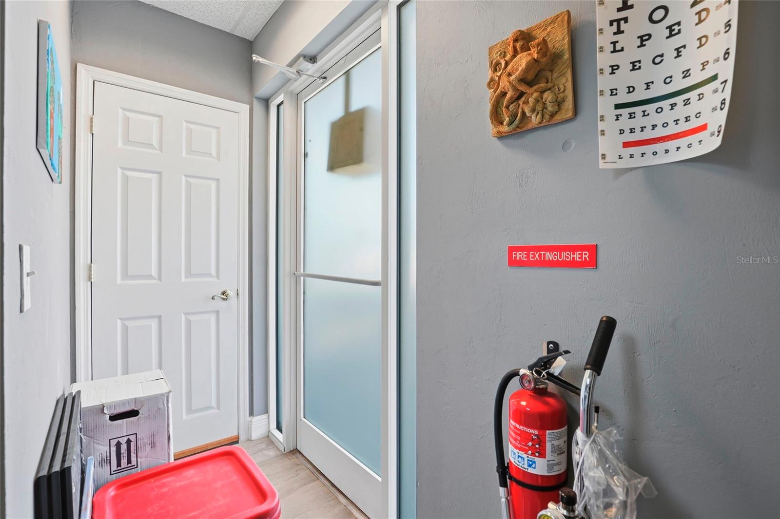 4130 Nw 37th Pl #ste E Property Photo 23