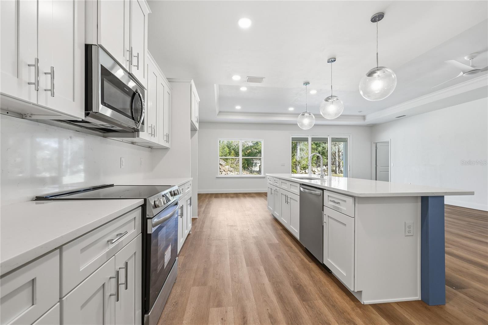 1072 Sw 67th Way Property Photo 8