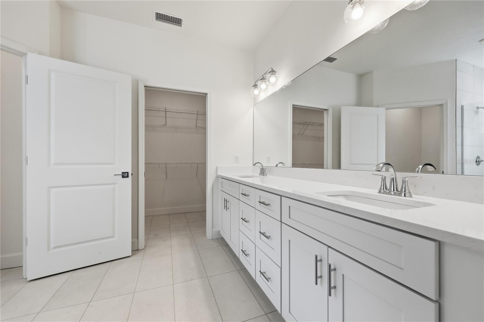 1072 Sw 67th Way Property Photo 13