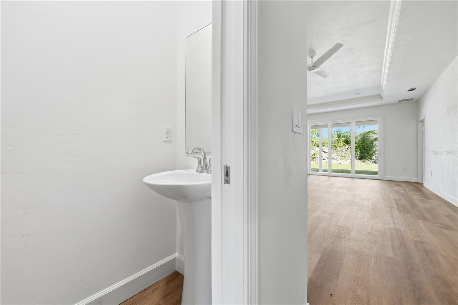 1072 Sw 67th Way Property Photo 23