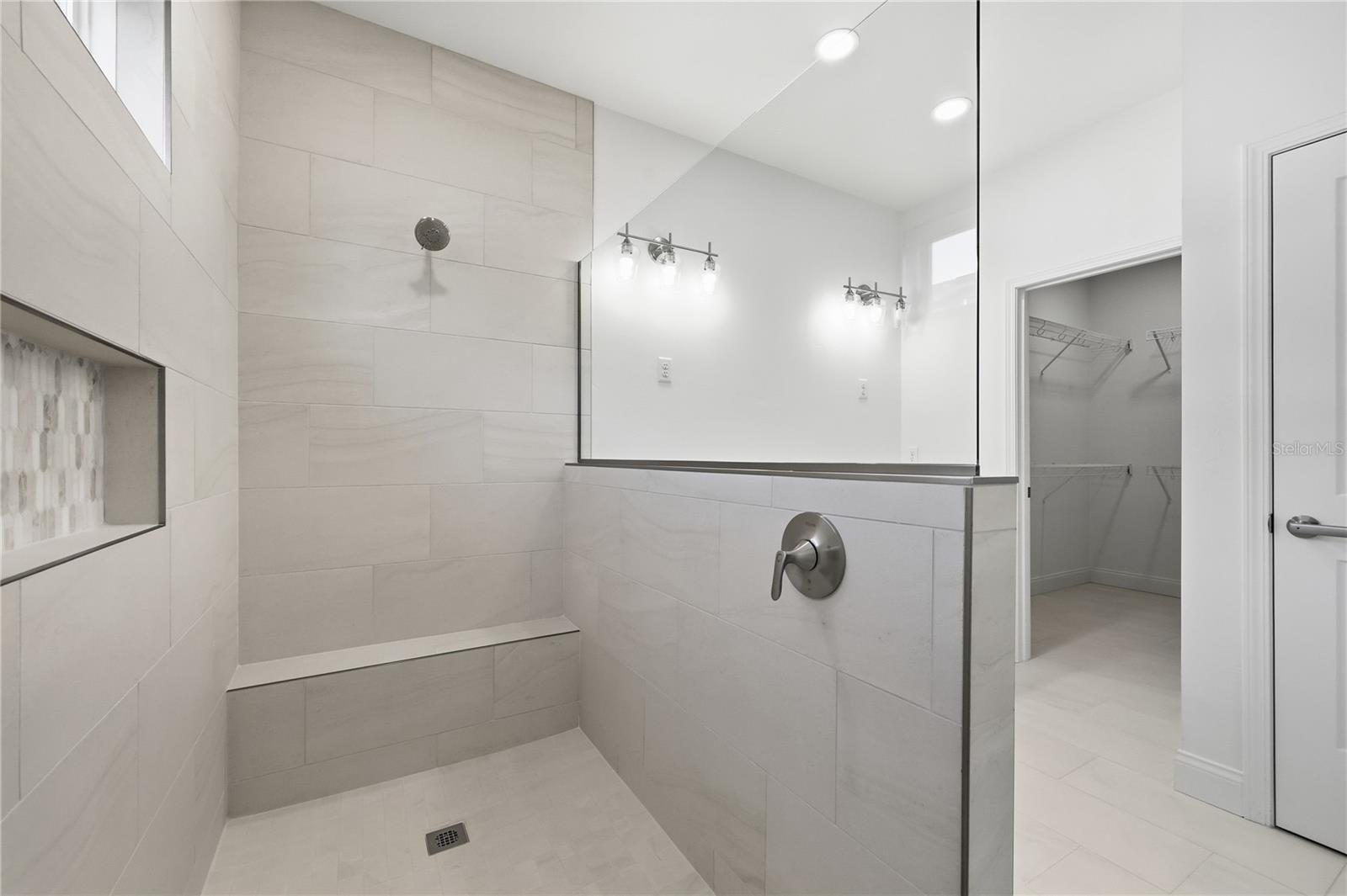 1064 Sw 67th Way Property Photo 5