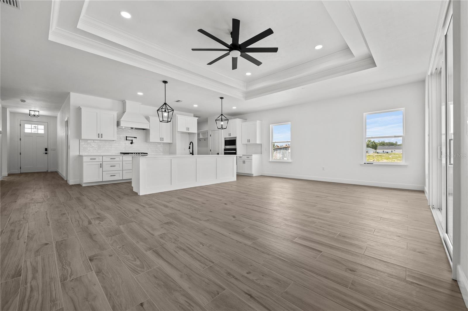 1050 Sw 67th Way Property Photo 2