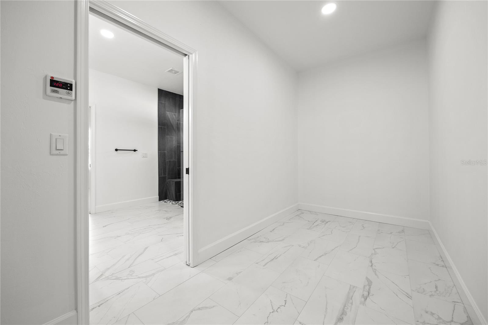 1050 Sw 67th Way Property Photo 7