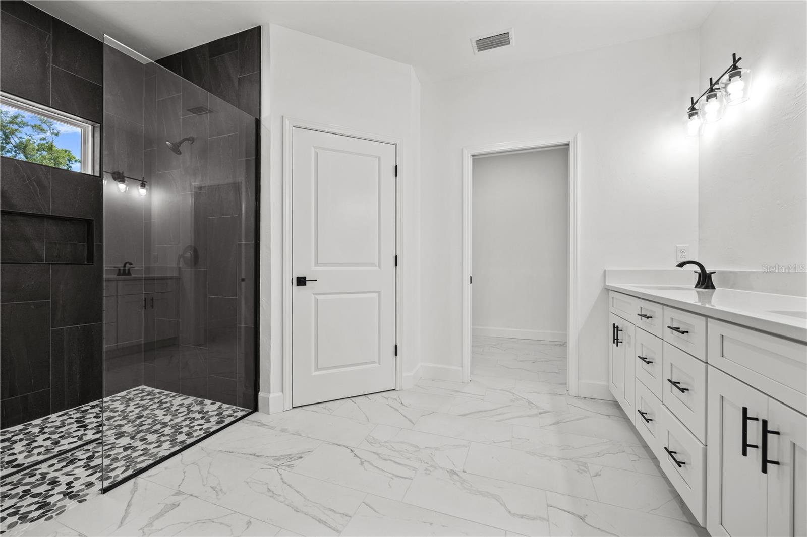 1050 Sw 67th Way Property Photo 22