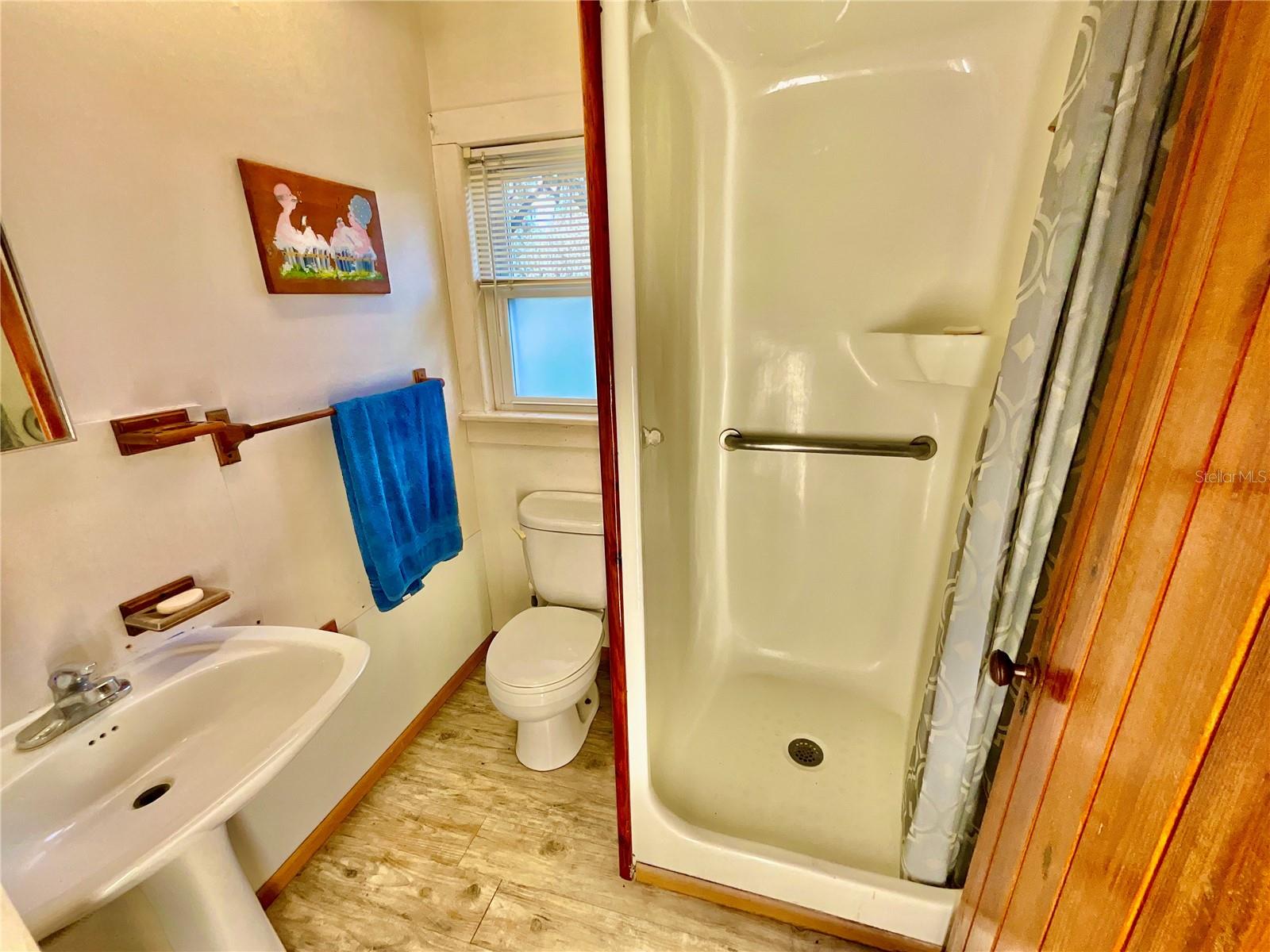 106 E Sunnyside Beach Rd Property Photo 23
