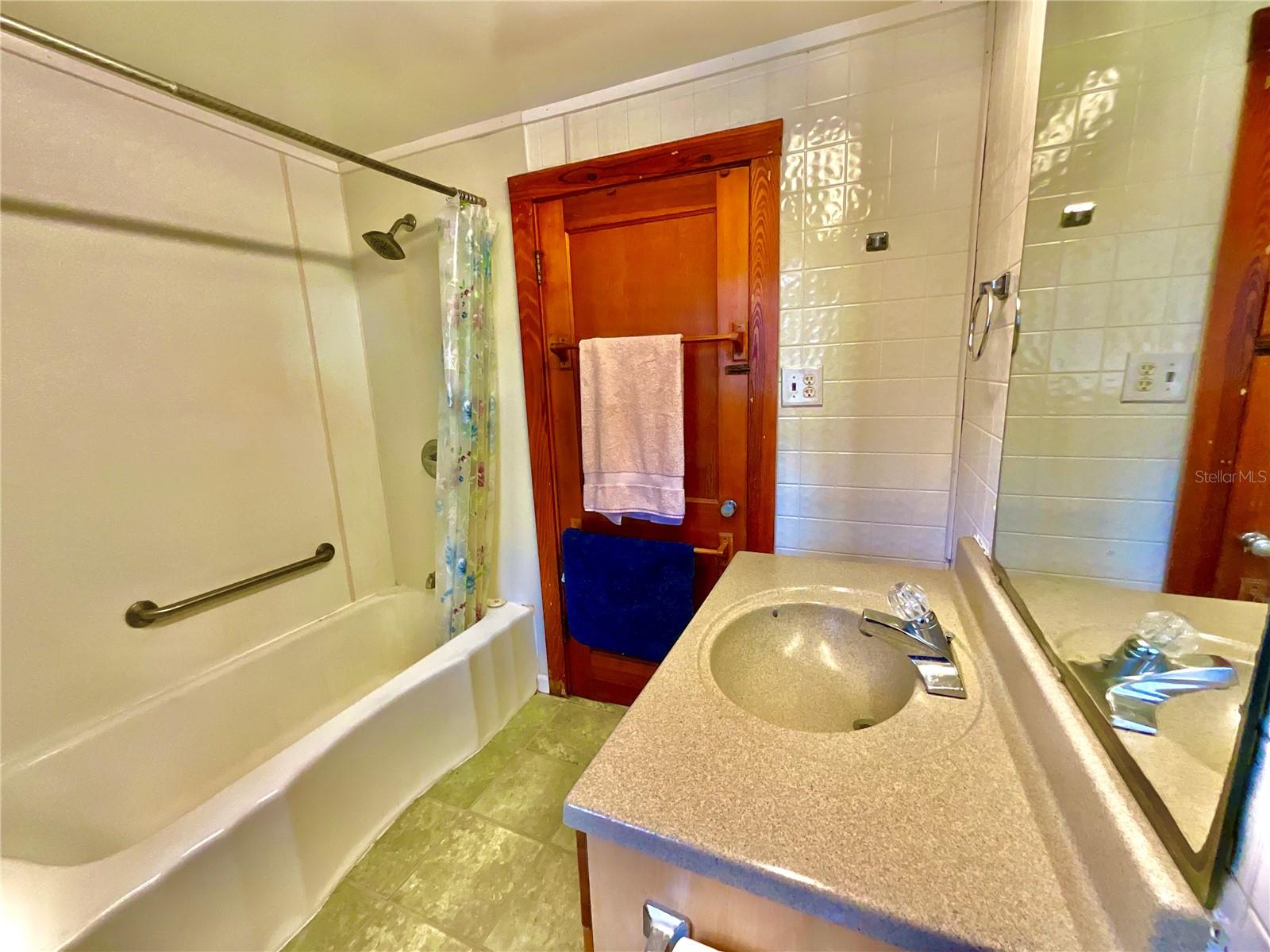 106 E Sunnyside Beach Rd Property Photo 24