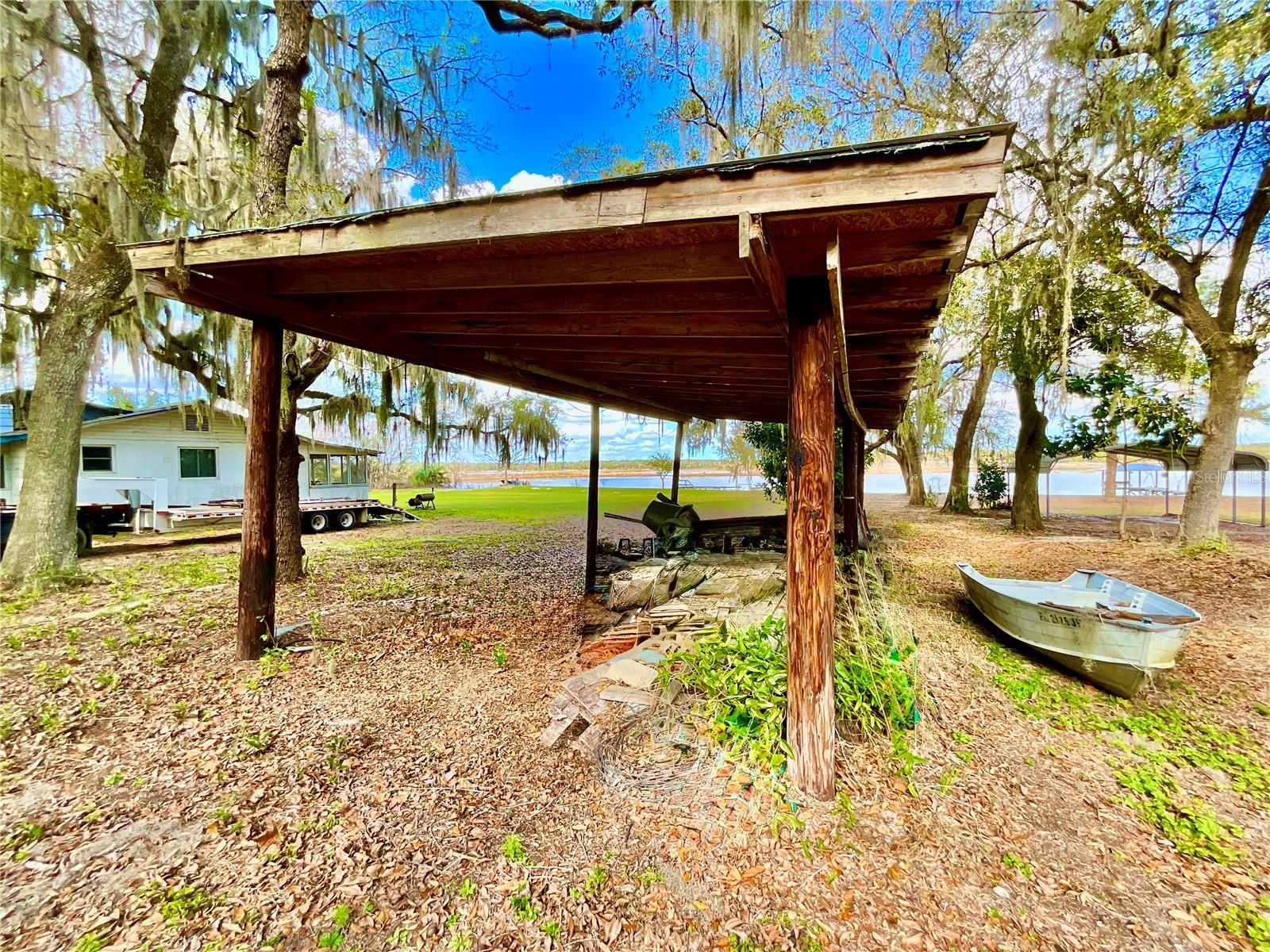 106 E Sunnyside Beach Rd Property Photo 39