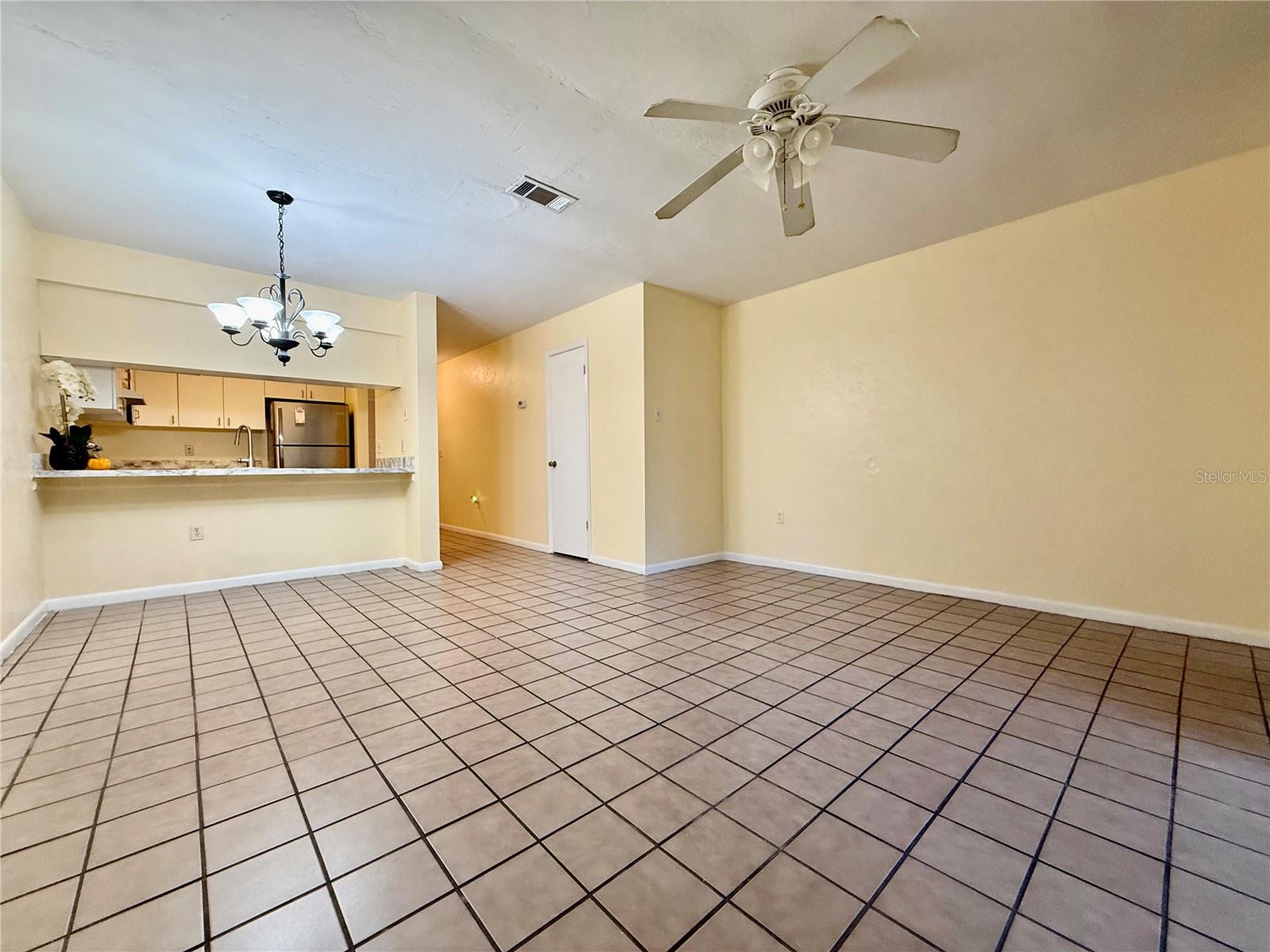 2735 Sw 35th Pl #1604 Property Photo 4