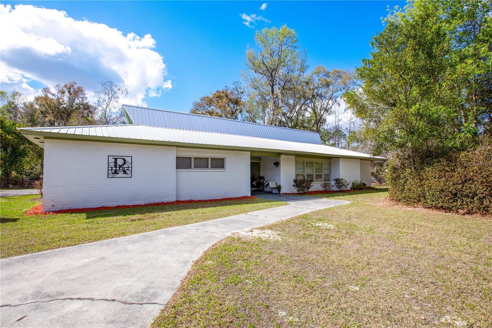 12182 Sw State Road 45 Property Photo 1