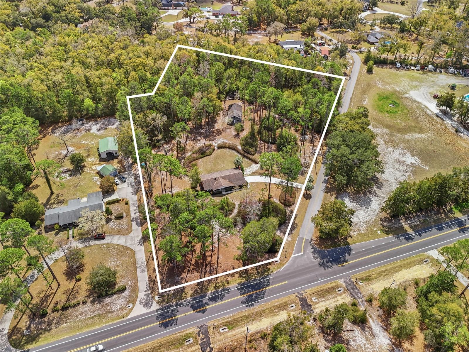 129 Sw Benz Way Property Photo 1