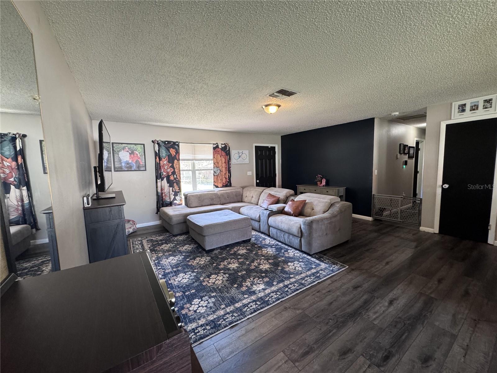 24 Sapphire Way Property Photo 4