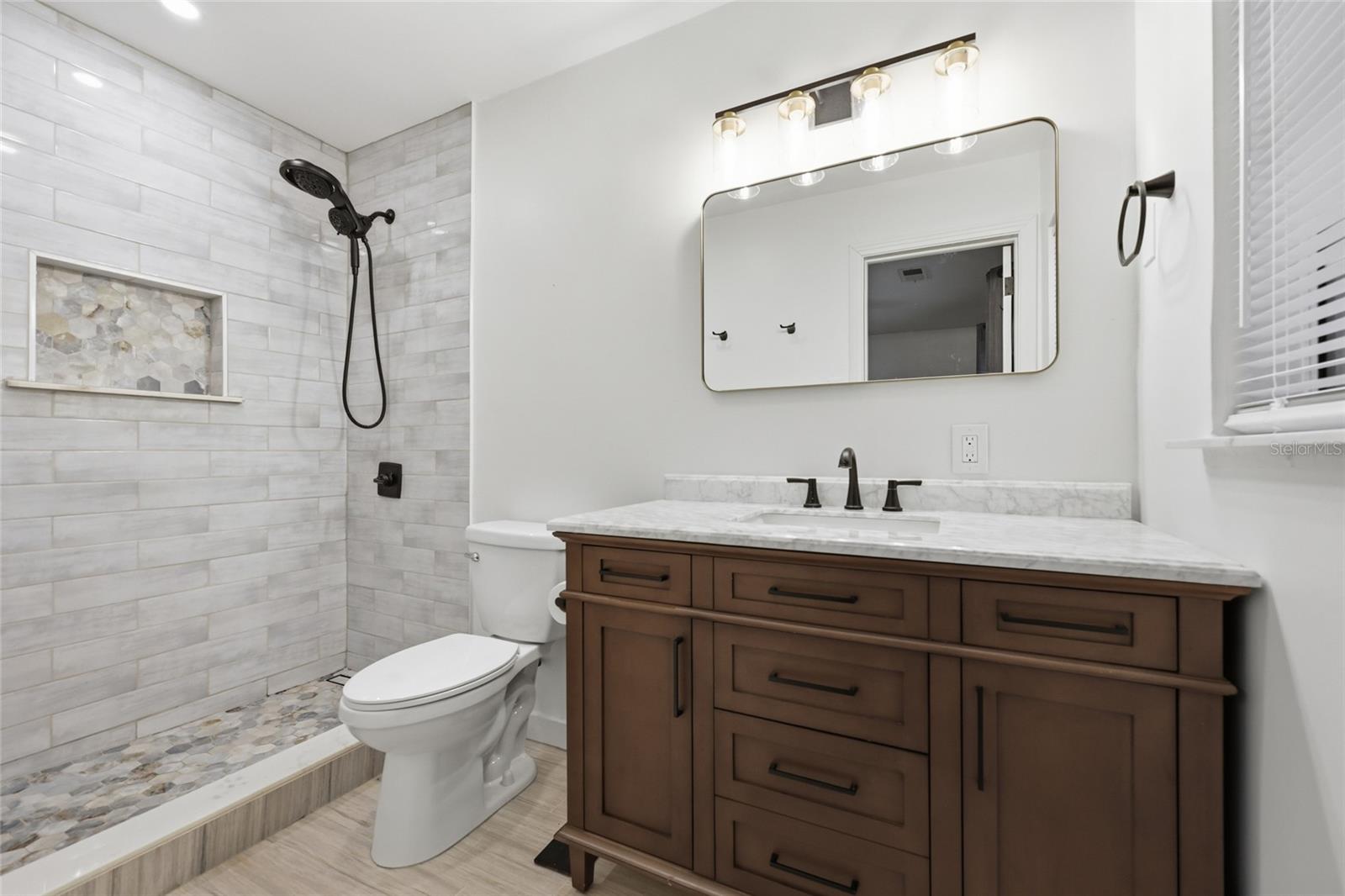 812 Nw 36th Ter Property Photo 18