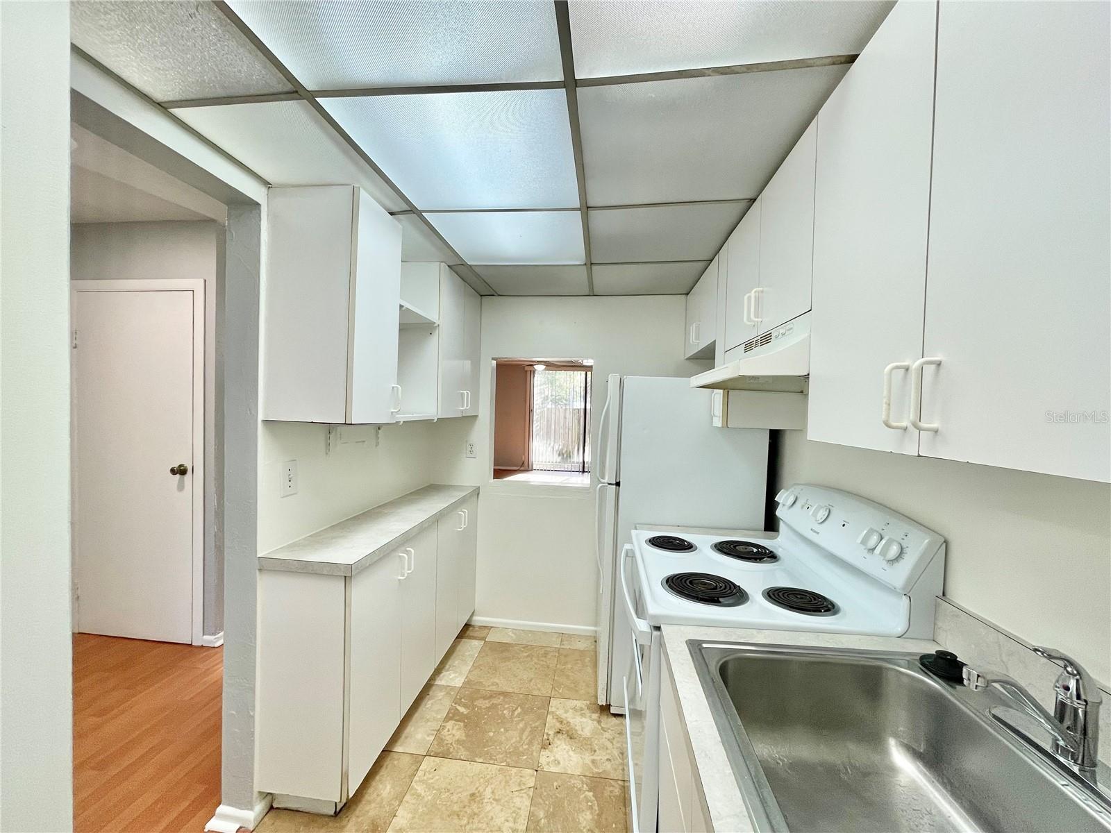 719 Sw 75th St #103 Property Photo 4