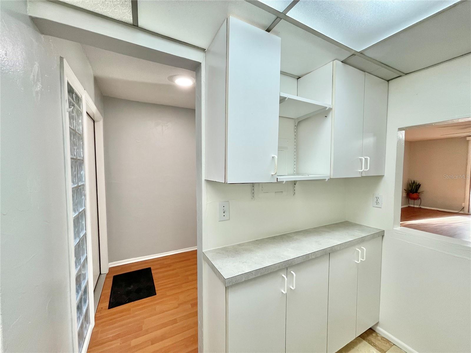 719 Sw 75th St #103 Property Photo 6