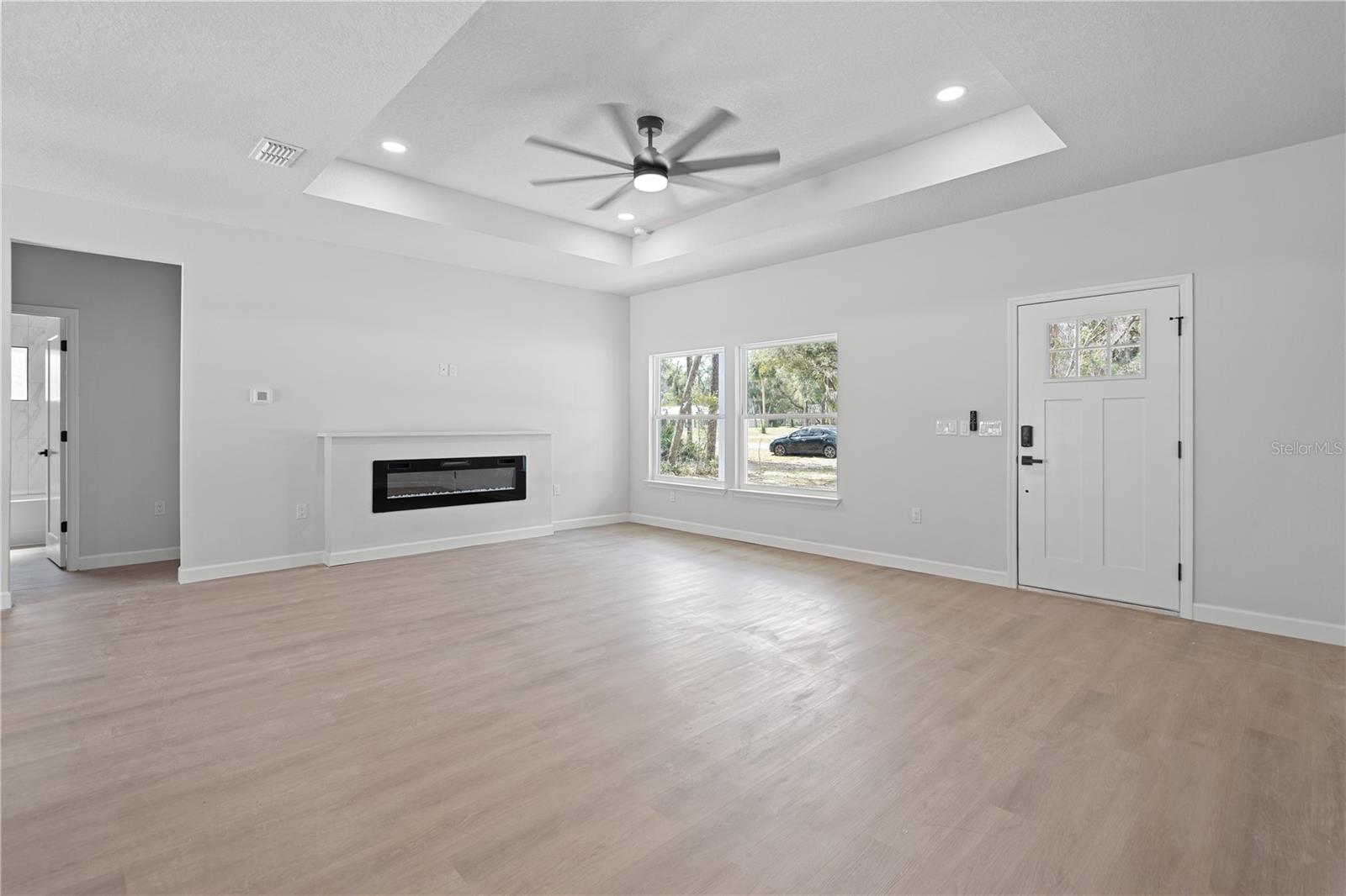 11231 Nw 92nd Ct Property Photo 3