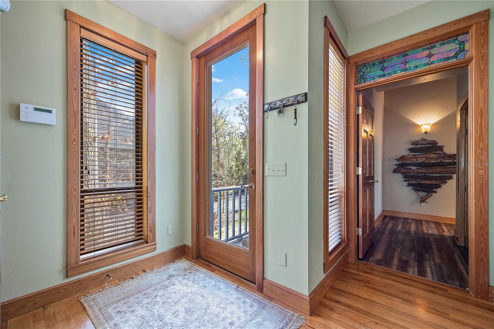 1376 Riverside Ave Property Photo 11