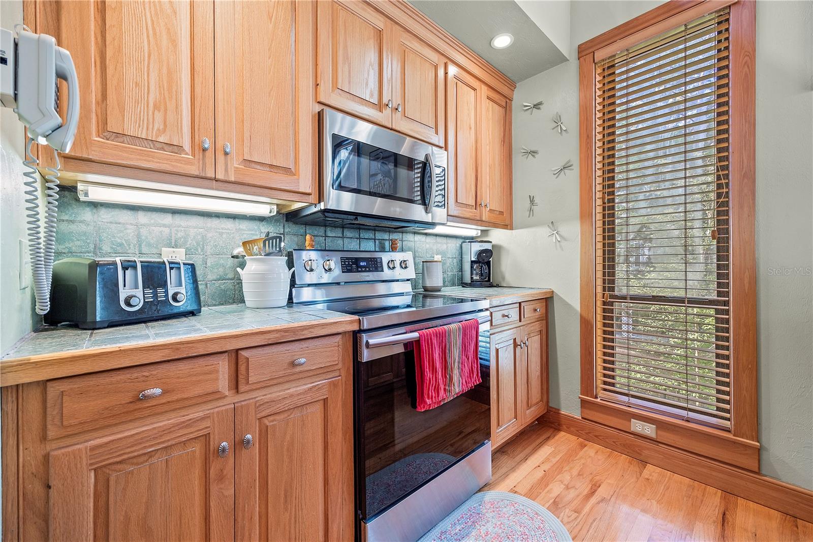 1376 Riverside Ave Property Photo 13