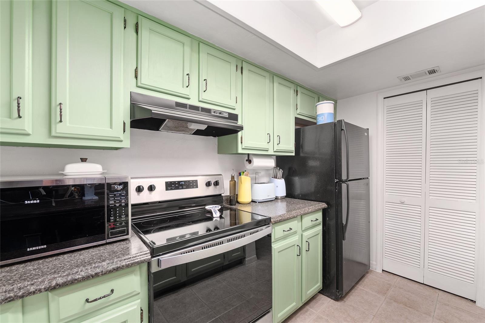 900 Sw 62nd Blvd #d24 Property Photo 18