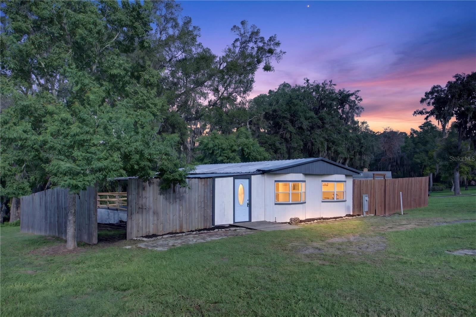 6287 Magnolia St Property Photo 3